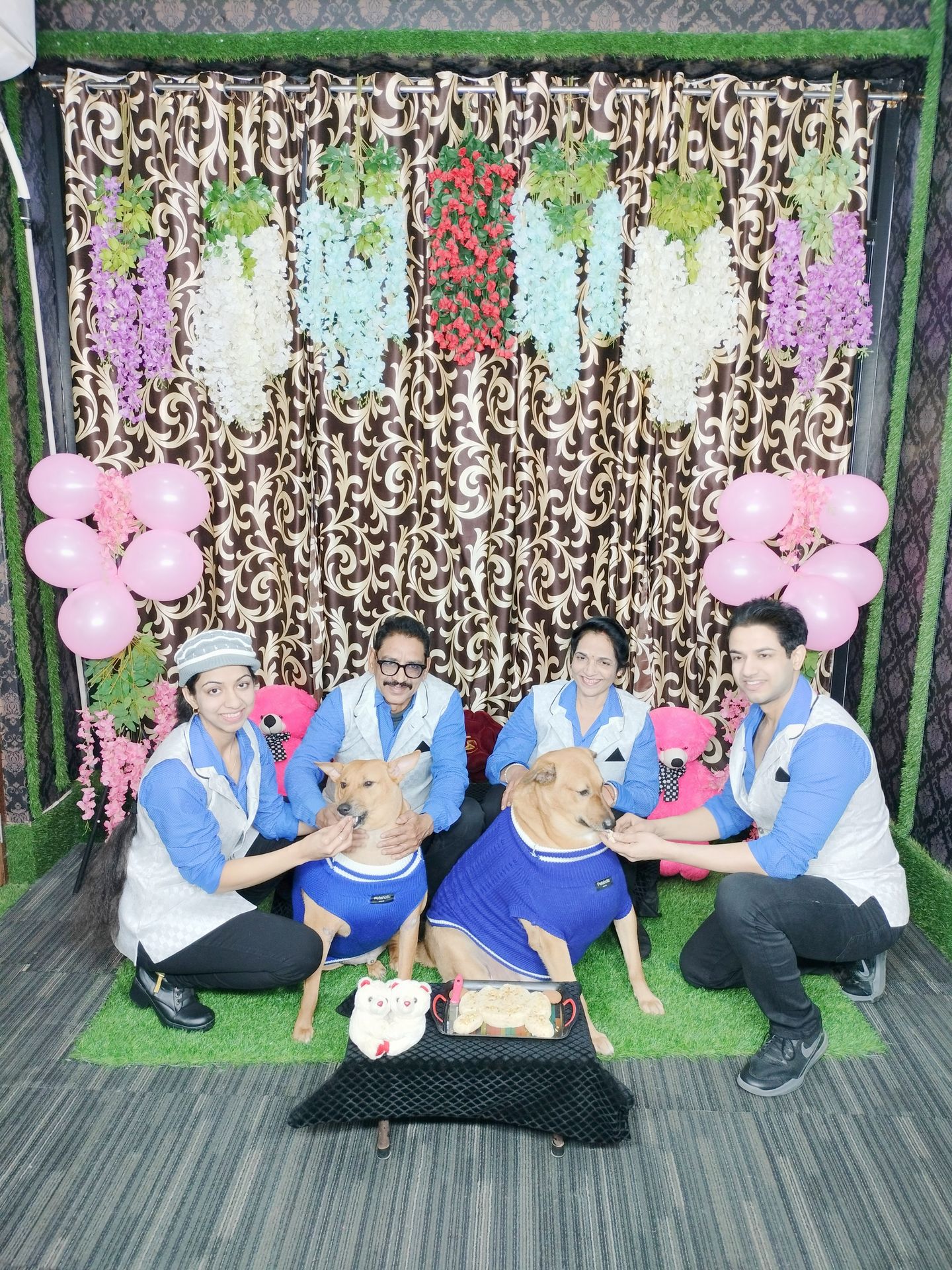 thepalakandpallav-Palak-Viprakulkirti-Pallav-Viprakulkirti-family-father-mother-mom-dad