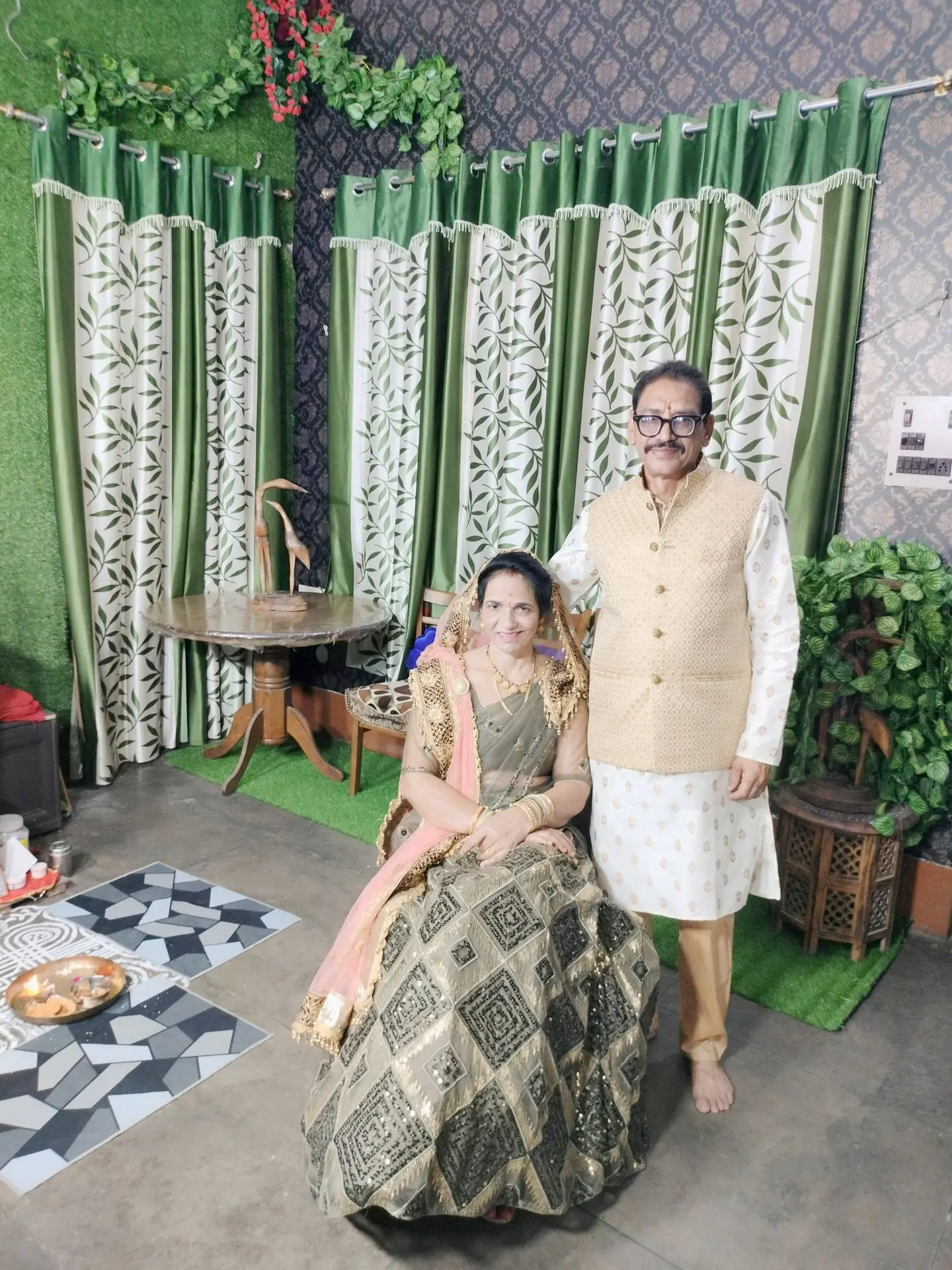 thepalakandpallav-Palak-Viprakulkirti-Pallav-Viprakulkirti-family-father-mother-mom-dad