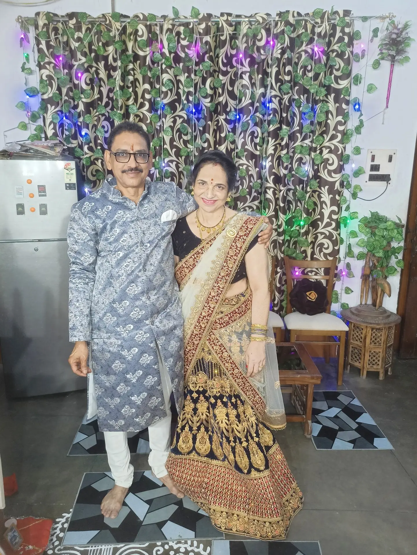 thepalakandpallav-Palak-Viprakulkirti-Pallav-Viprakulkirti-family-father-mother-mom-dad