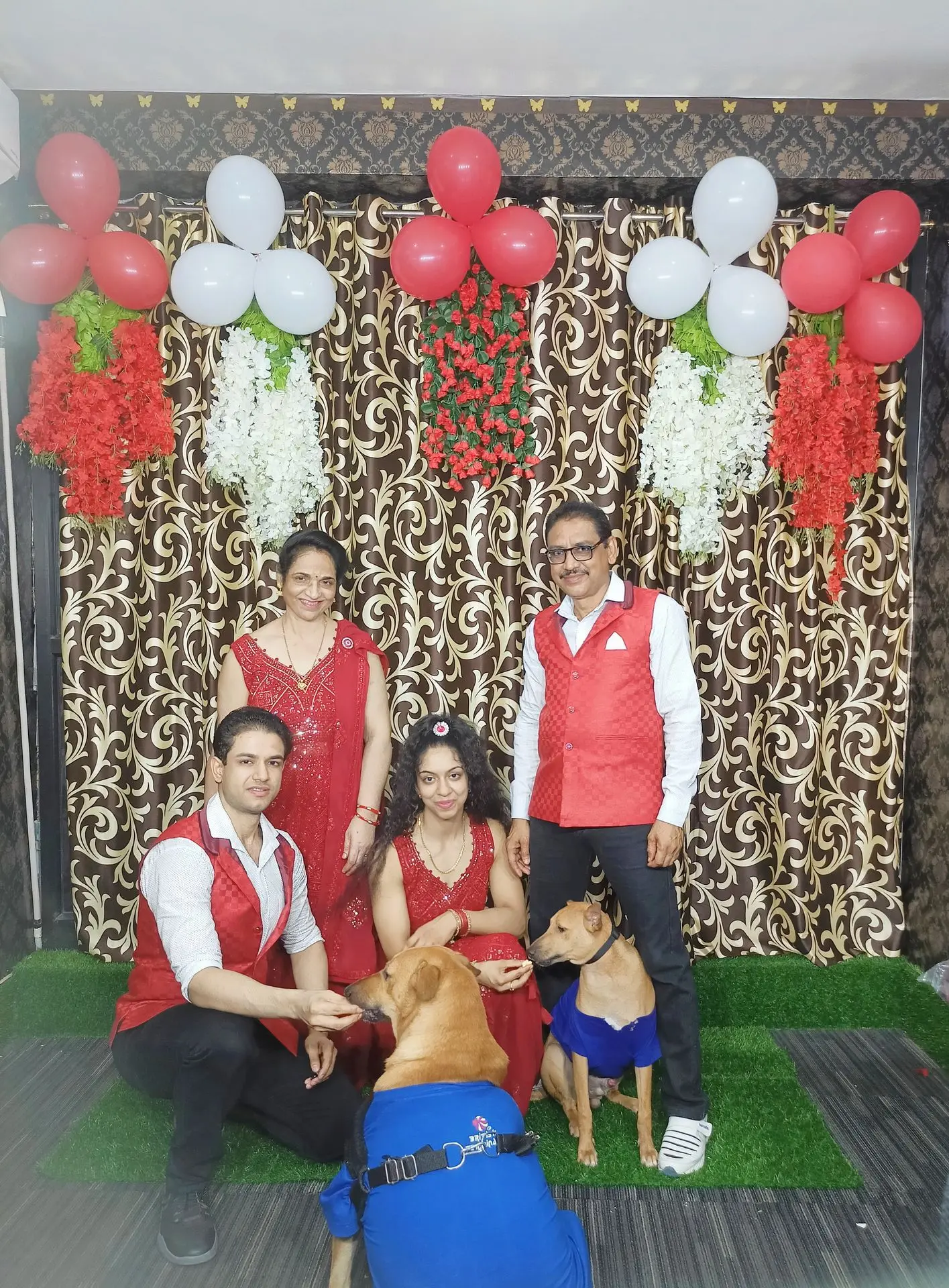 thepalakandpallav-Palak-Viprakulkirti-Pallav-Viprakulkirti-family-father-mother-mom-dad