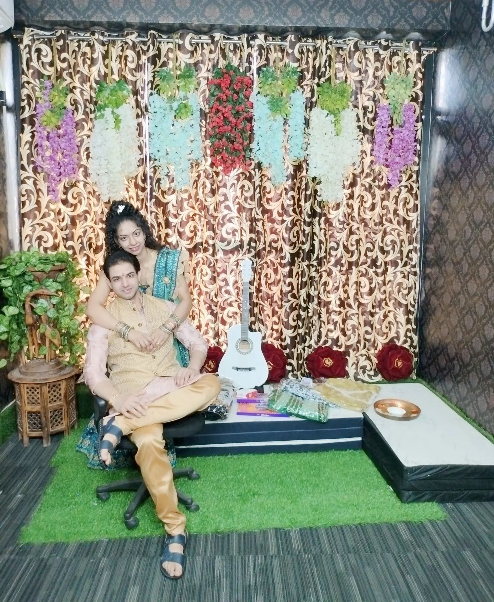 thepalakandpallav-Palak-Viprakulkirti-Pallav-Viprakulkirti-family-father-mother-mom-dad