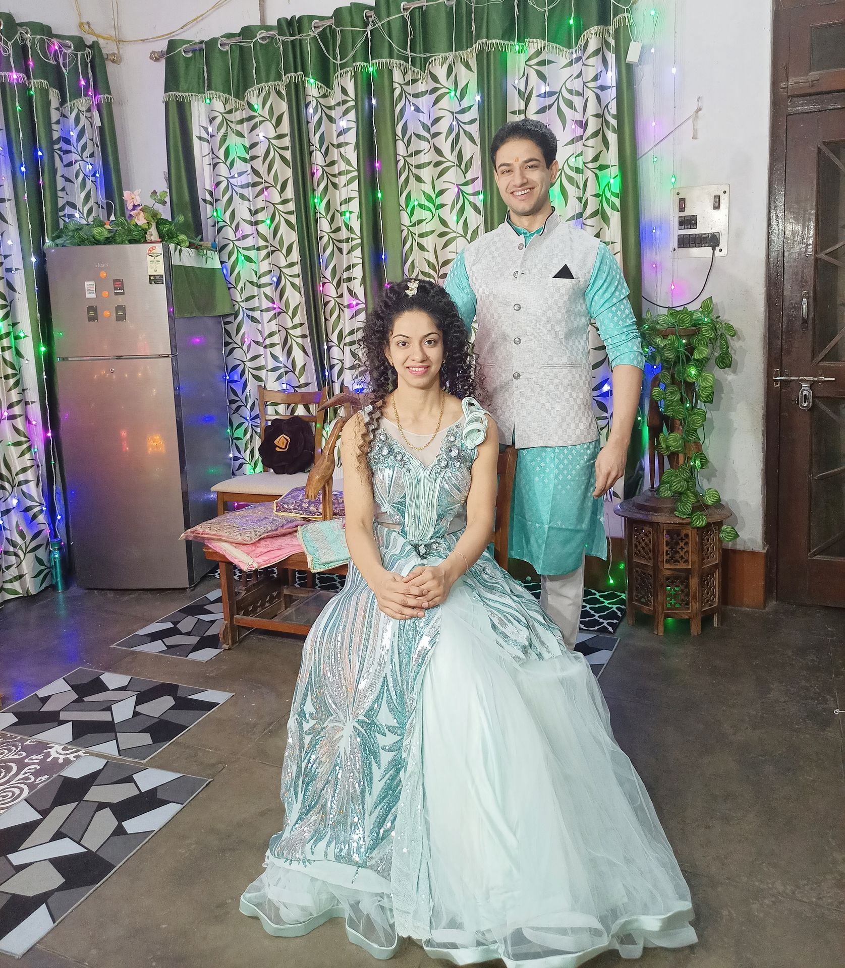 thepalakandpallav-Palak-Viprakulkirti-Pallav-Viprakulkirti-family-father-mother-mom-dad