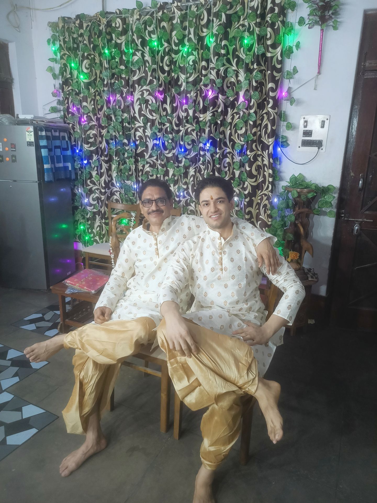 thepalakandpallav-Palak-Viprakulkirti-Pallav-Viprakulkirti-family-father-mother-mom-dad