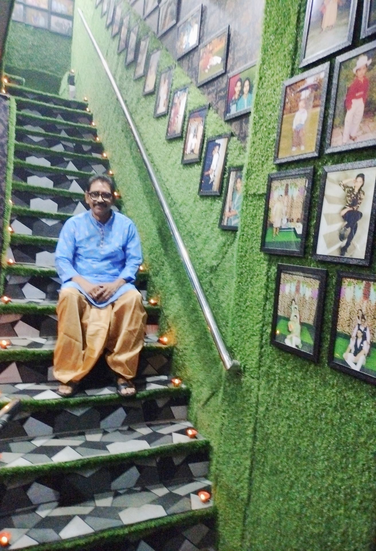 thepalakandpallav-Palak-Viprakulkirti-Pallav-Viprakulkirti-family-father-mother-mom-dad