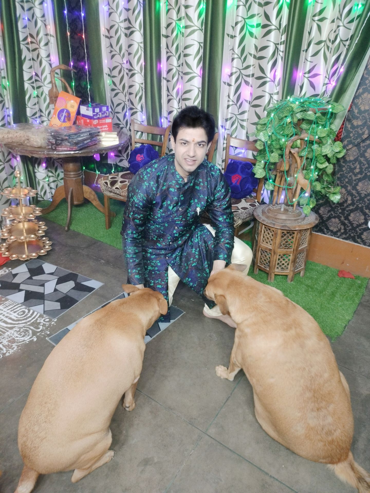 thepalakandpallav-Palak-Viprakulkirti-Pallav-Viprakulkirti-family-father-mother-mom-dad