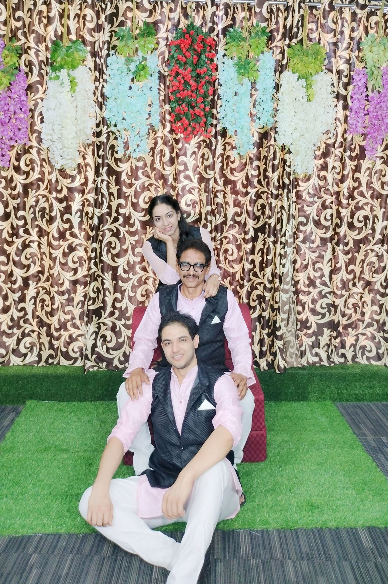 thepalakandpallav-Palak-Viprakulkirti-Pallav-Viprakulkirti-family-father-mother-mom-dad