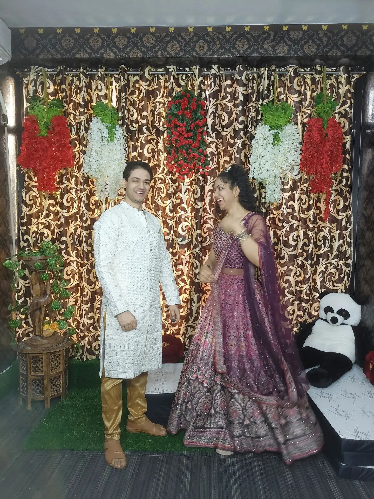 thepalakandpallav-Palak-Viprakulkirti-Pallav-Viprakulkirti-family-father-mother-mom-dad