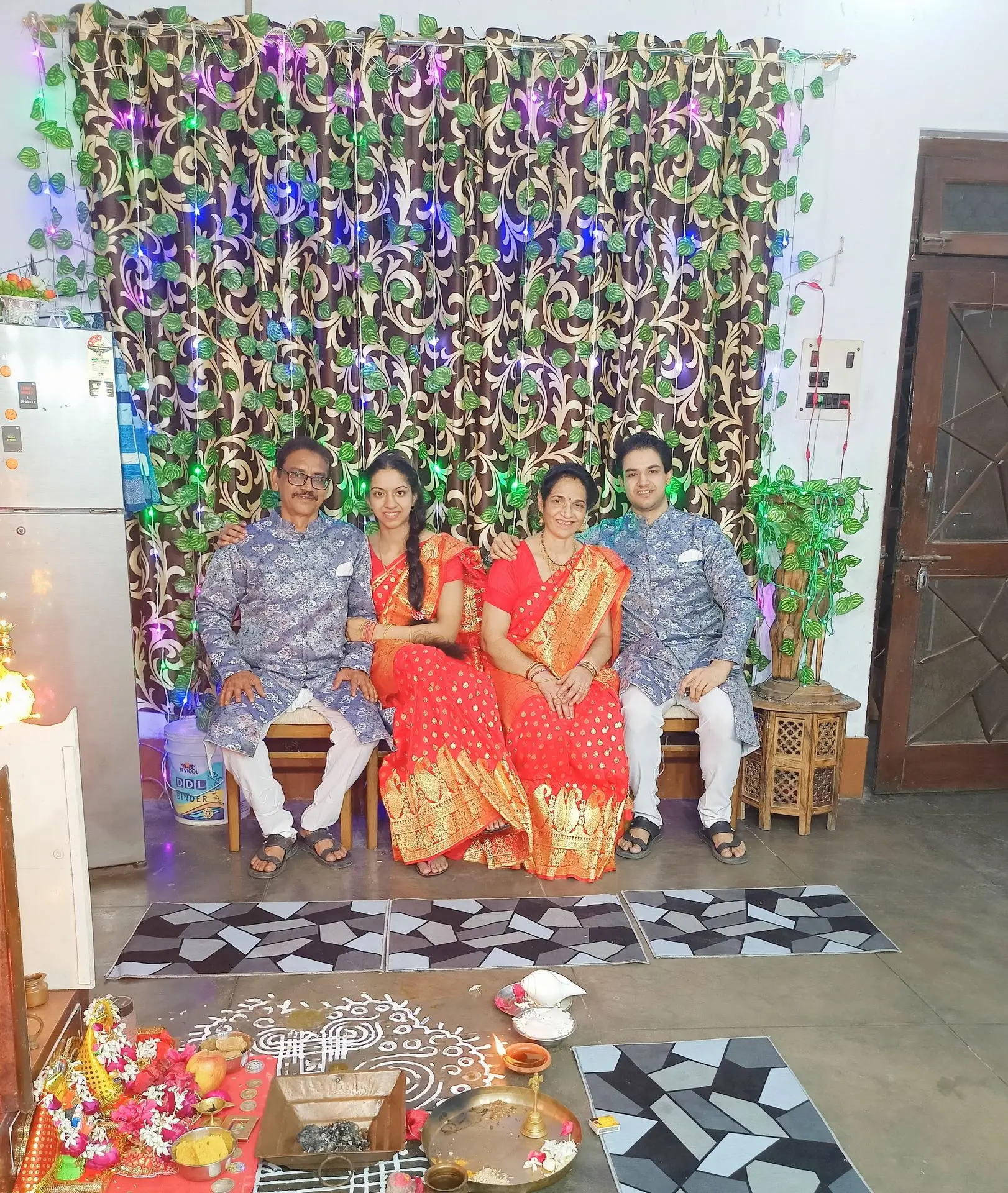 thepalakandpallav-Palak-Viprakulkirti-Pallav-Viprakulkirti-family-father-mother-mom-dad