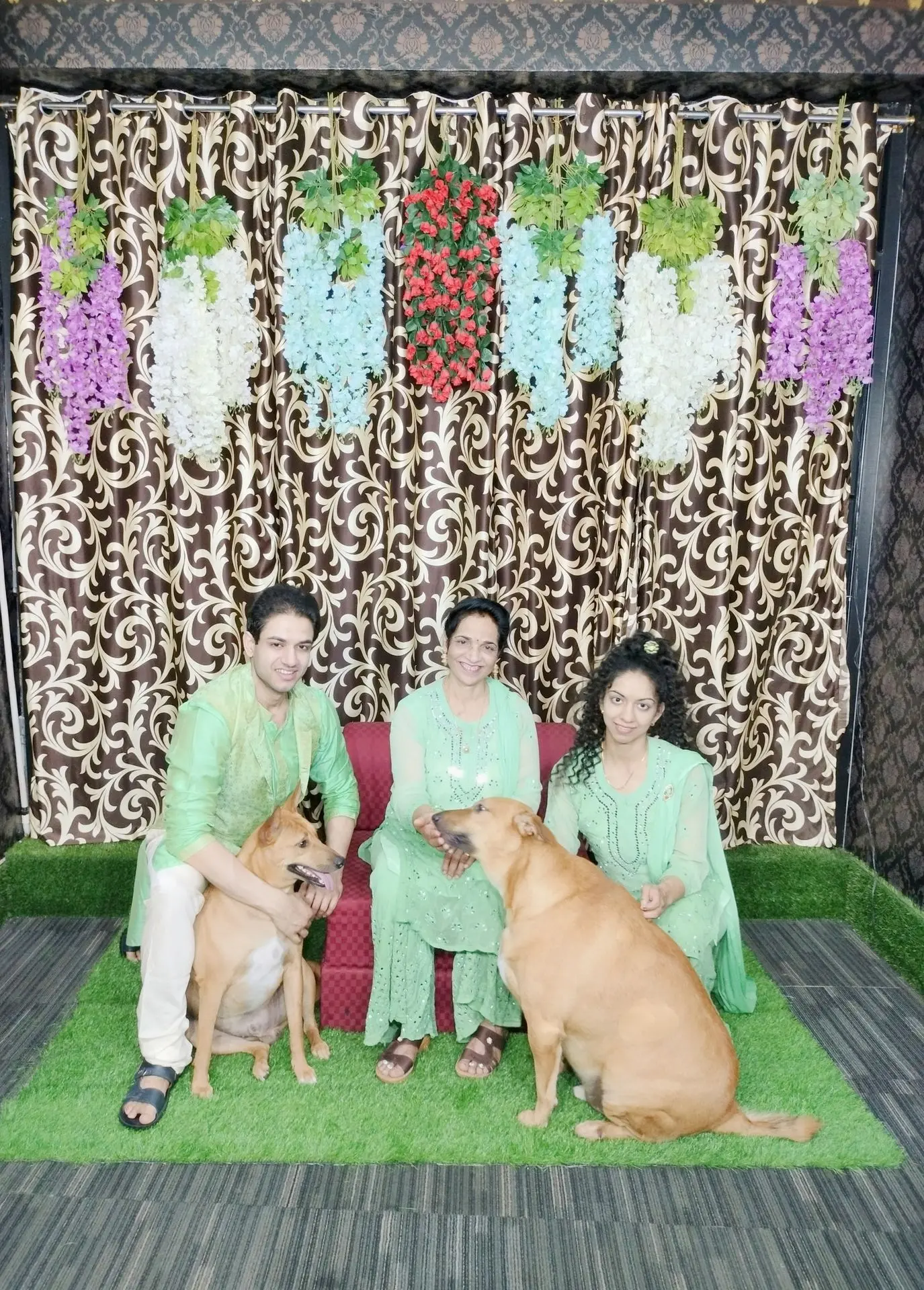 thepalakandpallav-Palak-Viprakulkirti-Pallav-Viprakulkirti-family-father-mother-mom-dad