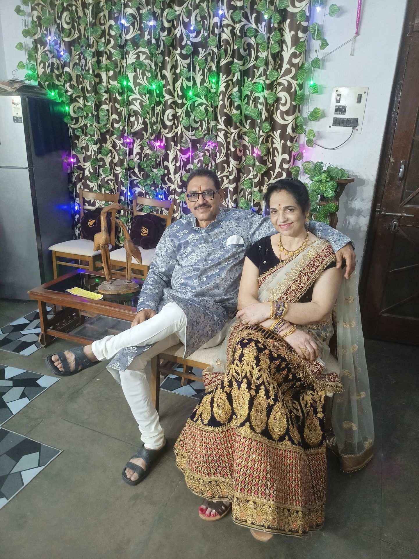 thepalakandpallav-Palak-Viprakulkirti-Pallav-Viprakulkirti-family-father-mother-mom-dad