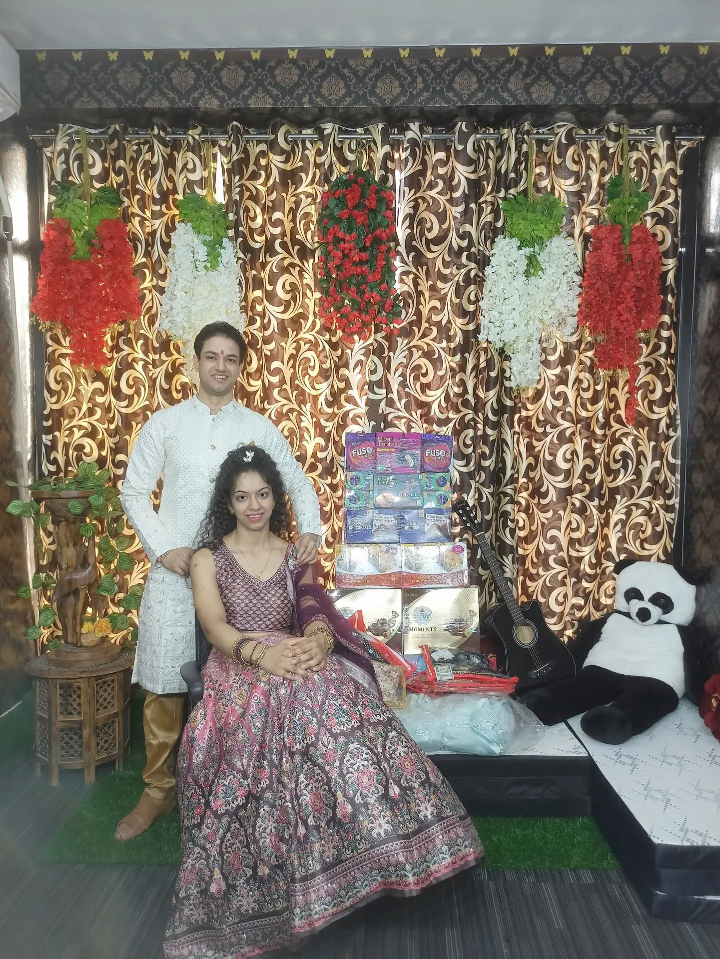 thepalakandpallav-Palak-Viprakulkirti-Pallav-Viprakulkirti-family-father-mother-mom-dad