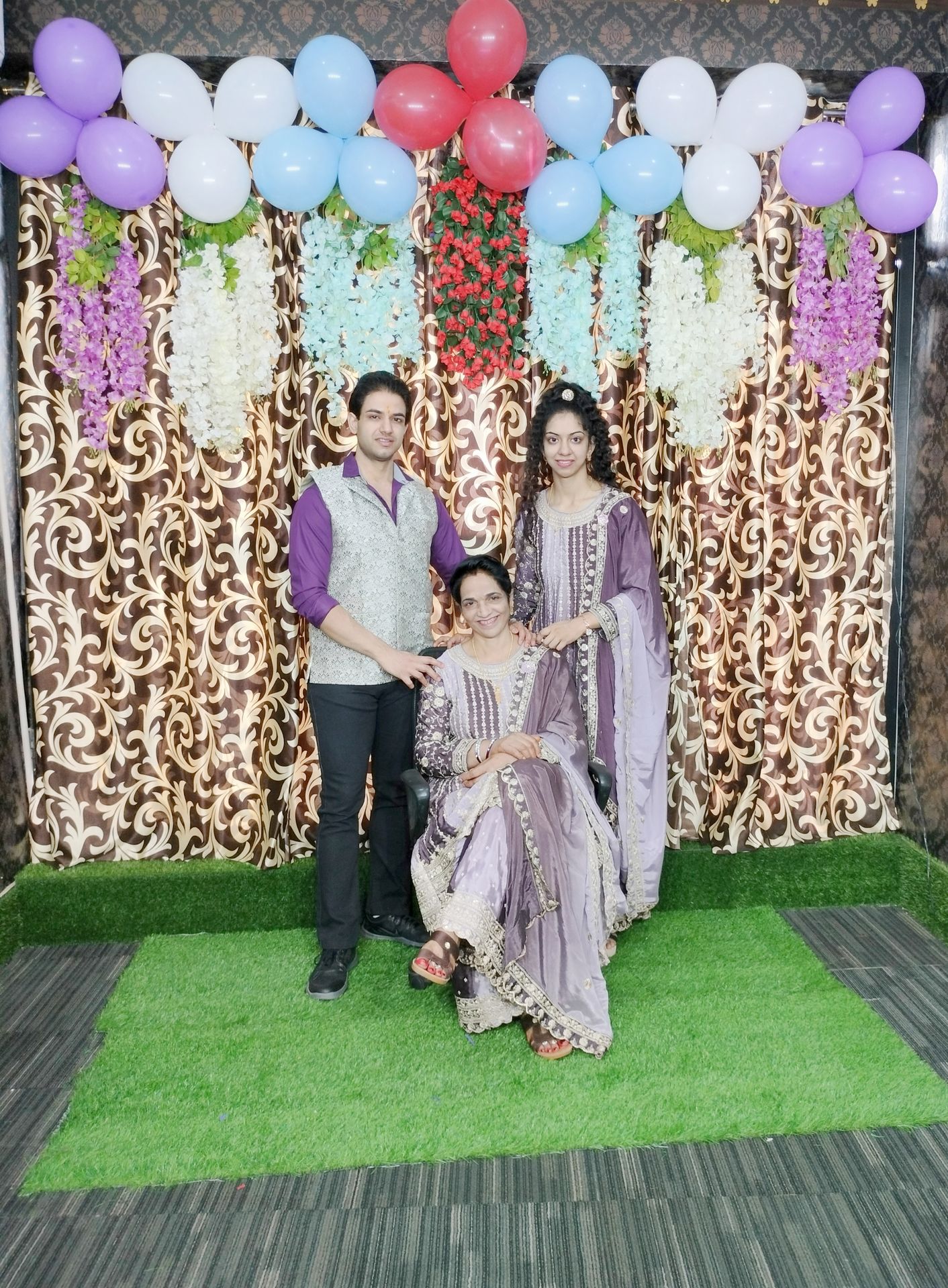 thepalakandpallav-Palak-Viprakulkirti-Pallav-Viprakulkirti-family-father-mother-mom-dad