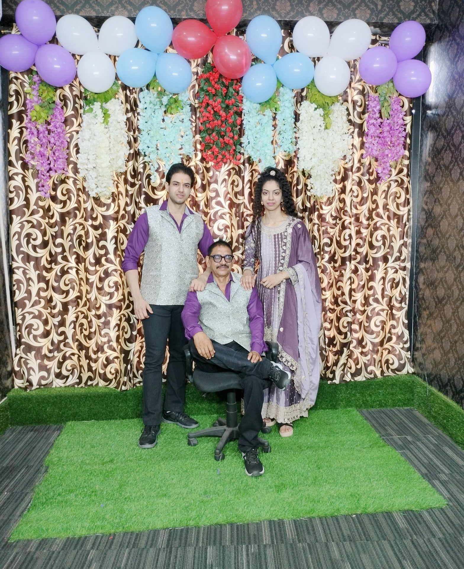 thepalakandpallav-Palak-Viprakulkirti-Pallav-Viprakulkirti-family-father-mother-mom-dad