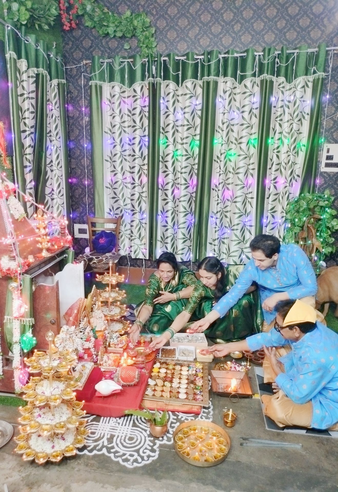 thepalakandpallav-Palak-Viprakulkirti-Pallav-Viprakulkirti-family-father-mother-mom-dad