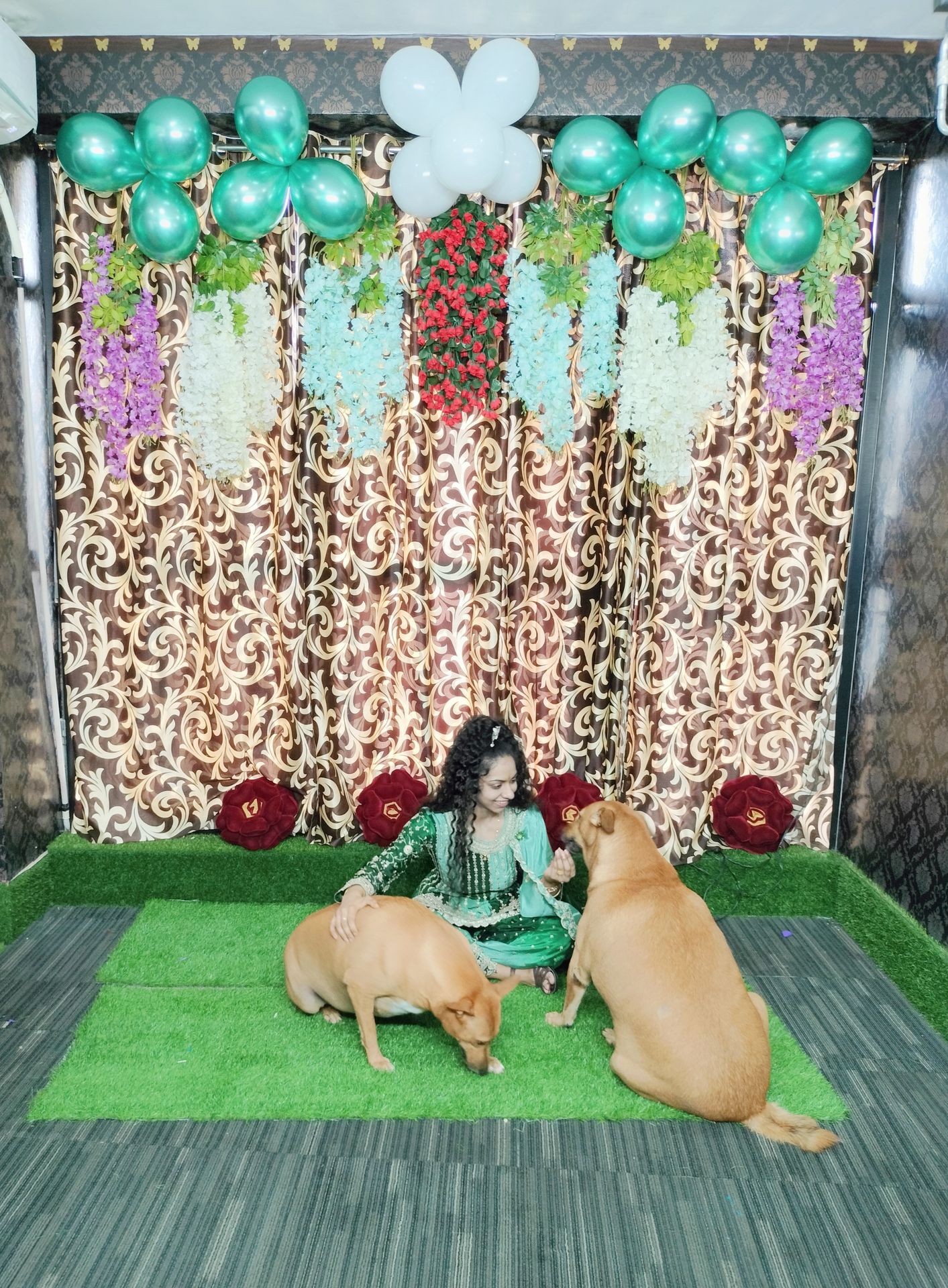 thepalakandpallav-Palak-Viprakulkirti-Pallav-Viprakulkirti-family-father-mother-mom-dad