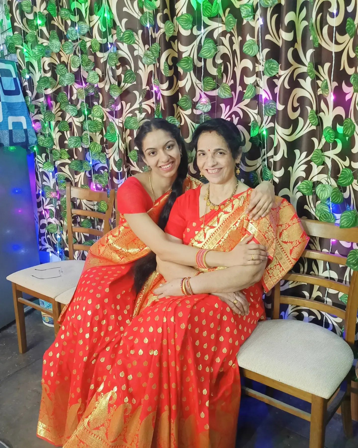 thepalakandpallav-Palak-Viprakulkirti-Pallav-Viprakulkirti-family-father-mother-mom-dad