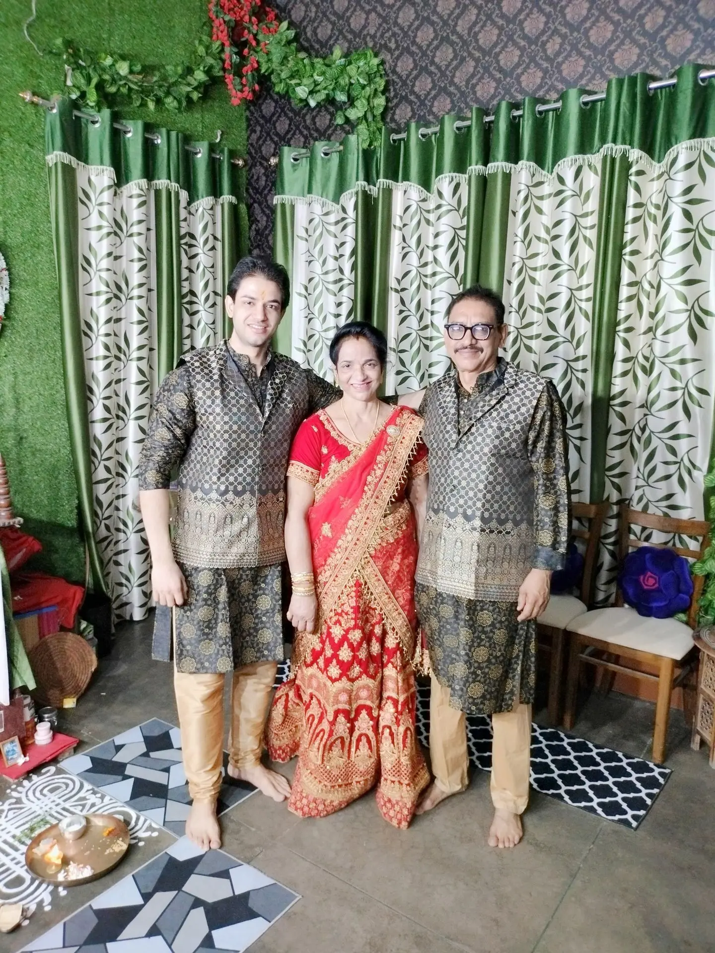 thepalakandpallav-Palak-Viprakulkirti-Pallav-Viprakulkirti-family-father-mother-mom-dad