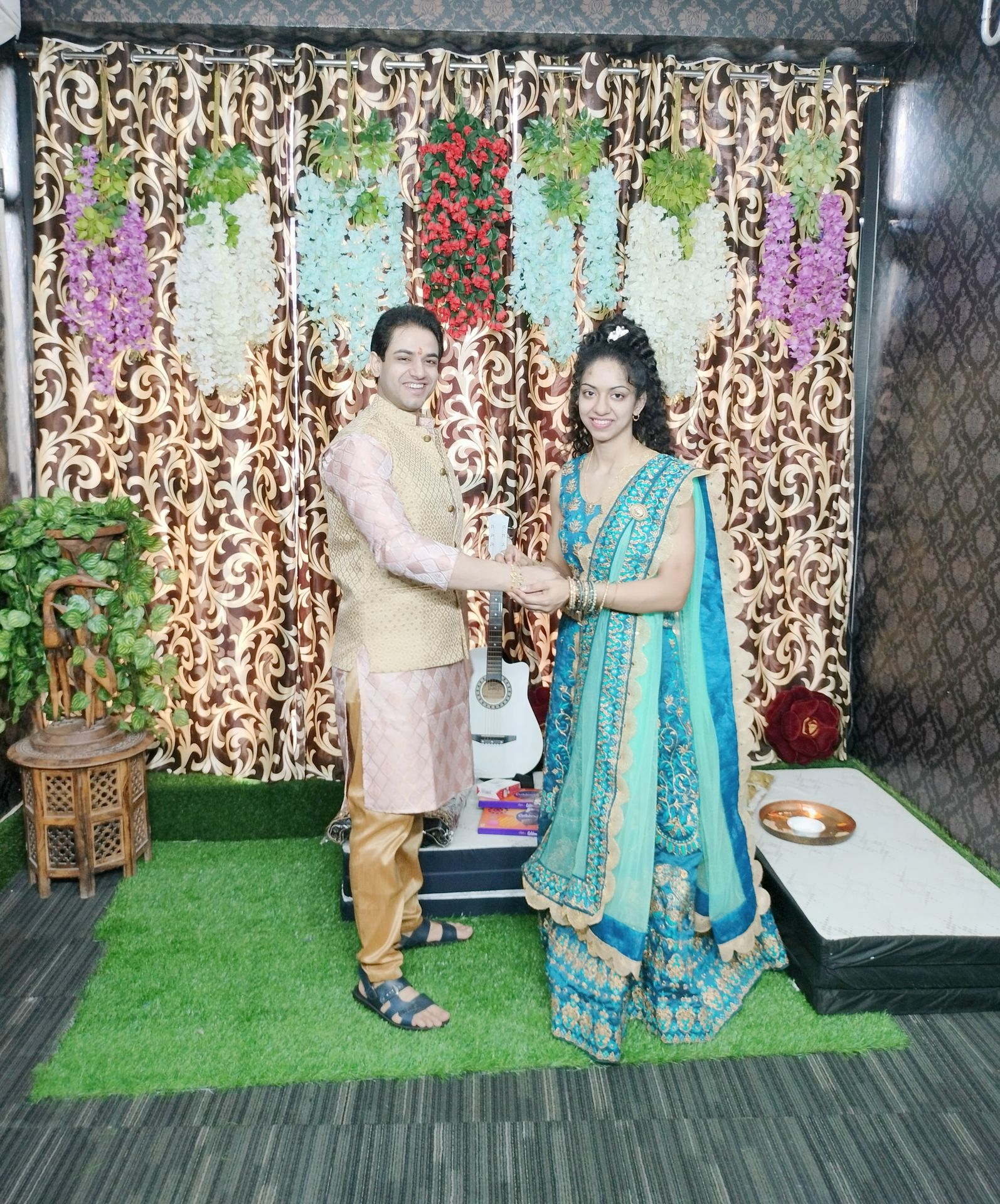 thepalakandpallav-Palak-Viprakulkirti-Pallav-Viprakulkirti-family-father-mother-mom-dad