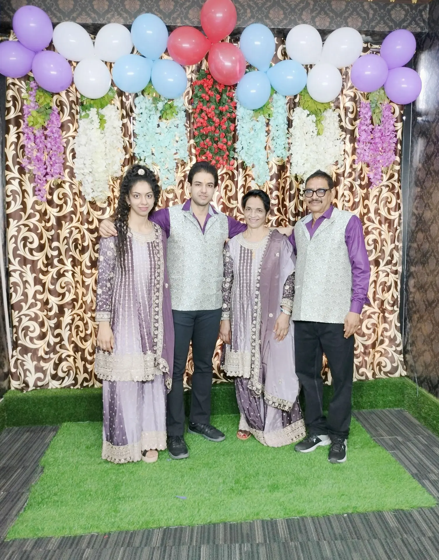 thepalakandpallav-Palak-Viprakulkirti-Pallav-Viprakulkirti-family-father-mother-mom-dad