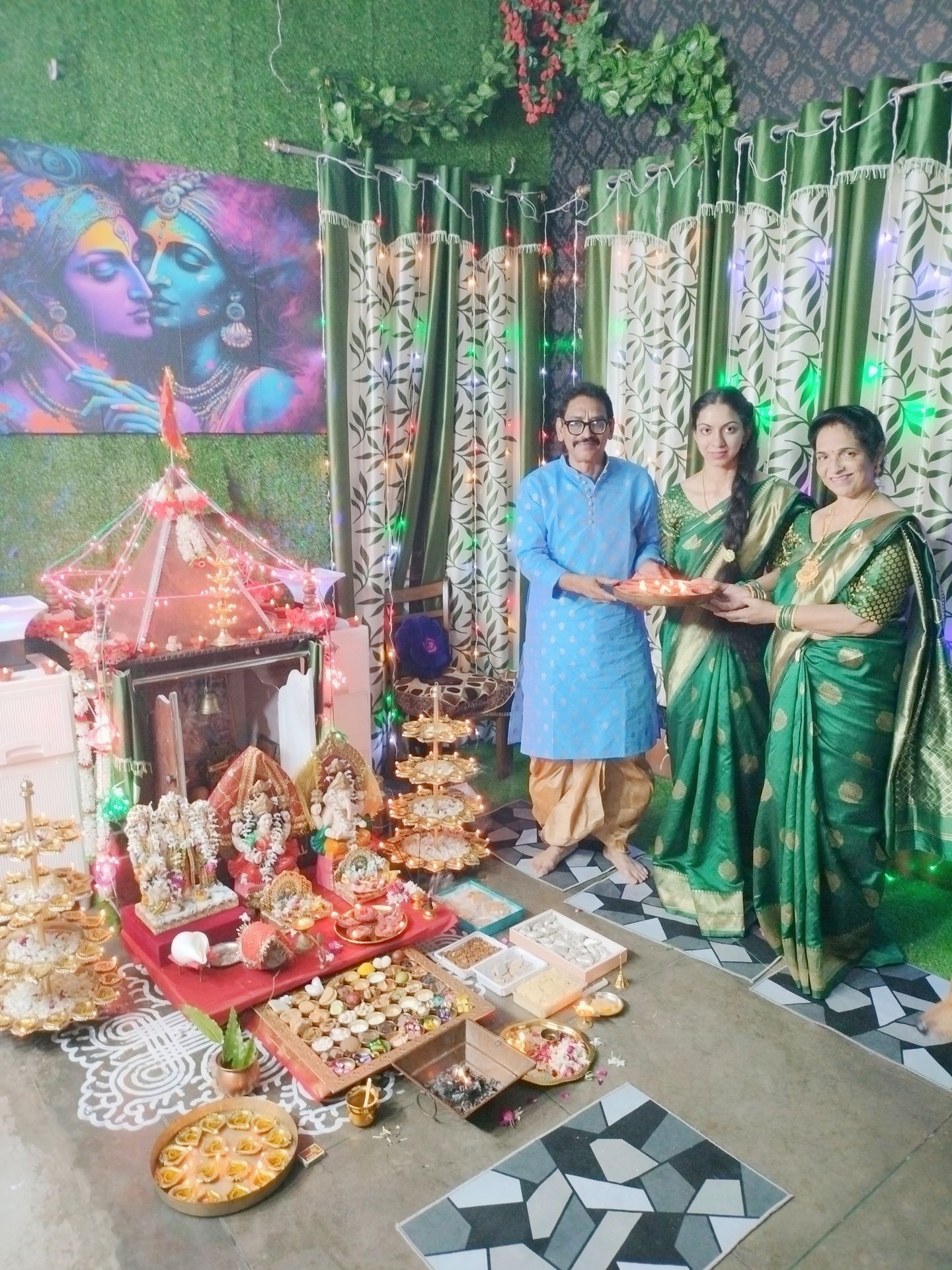 thepalakandpallav-Palak-Viprakulkirti-Pallav-Viprakulkirti-family-father-mother-mom-dad