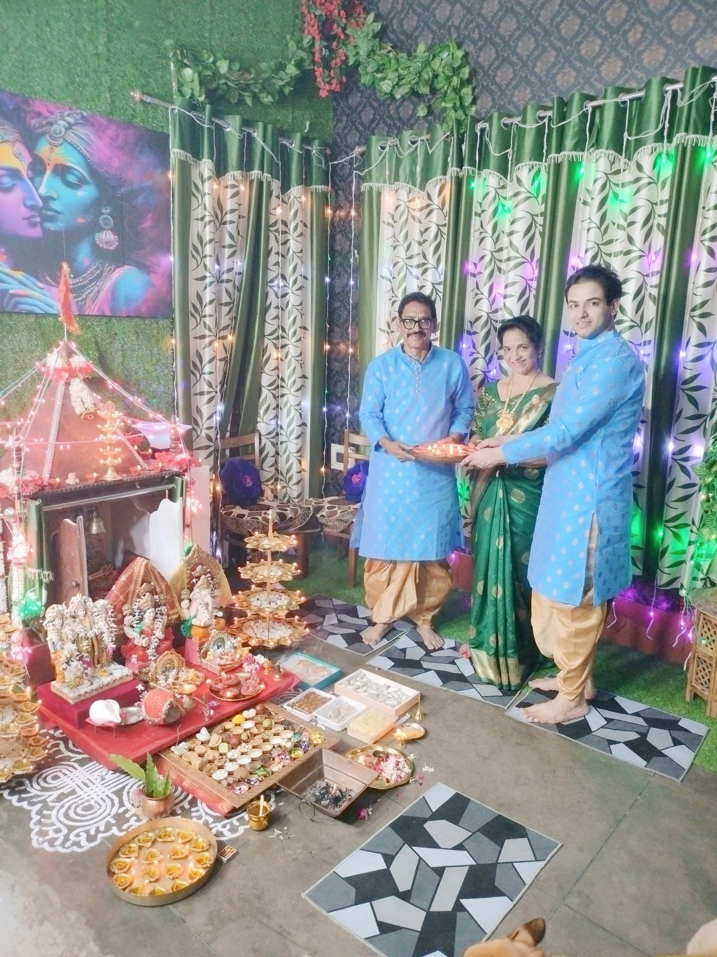 thepalakandpallav-Palak-Viprakulkirti-Pallav-Viprakulkirti-family-father-mother-mom-dad