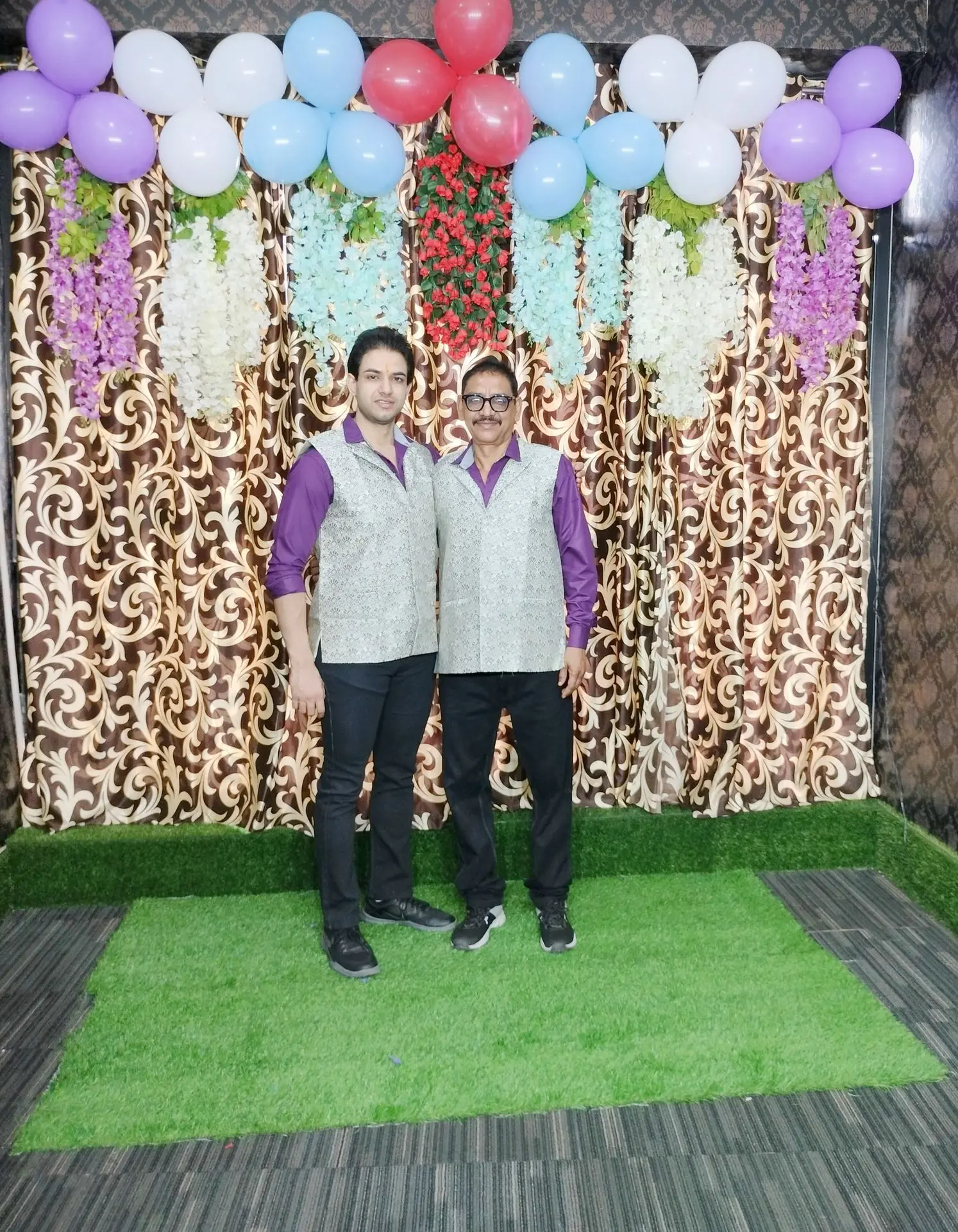 thepalakandpallav-Palak-Viprakulkirti-Pallav-Viprakulkirti-family-father-mother-mom-dad